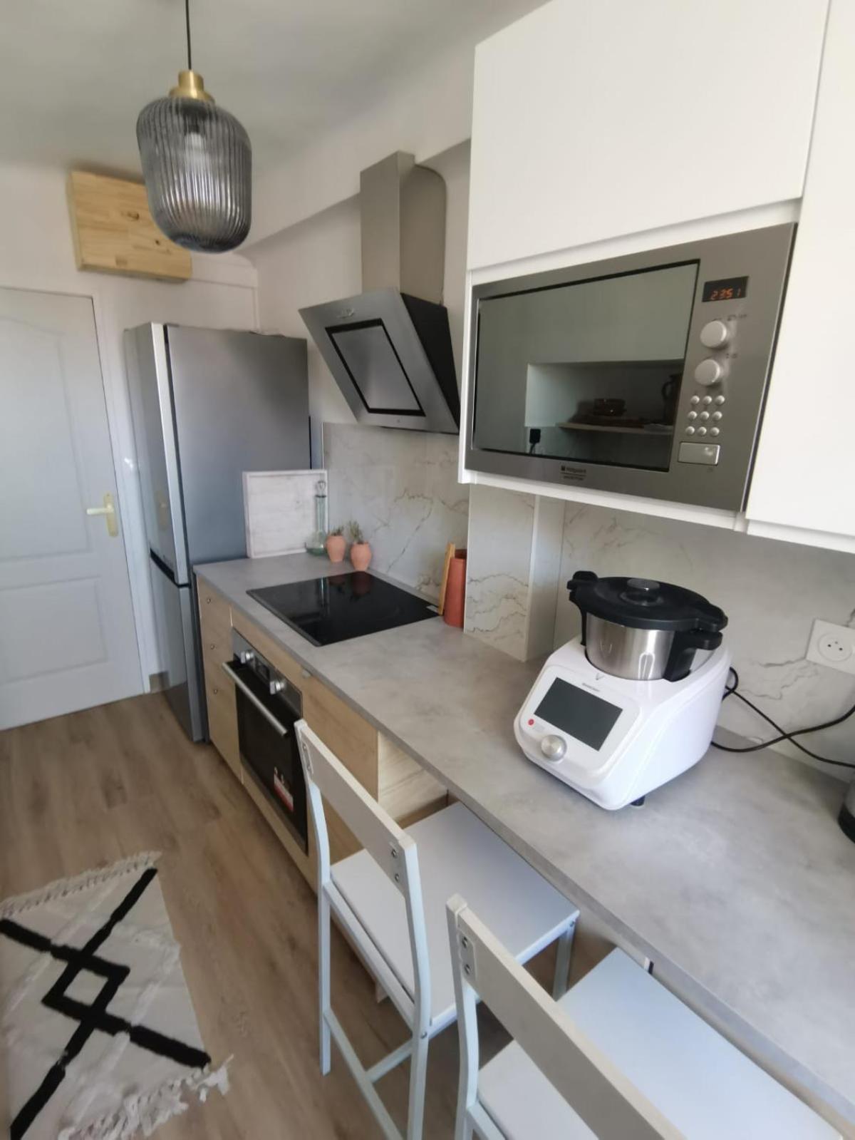 Massilia Calling Proche Metro Climatise Bien Decore Apartment Marseilles